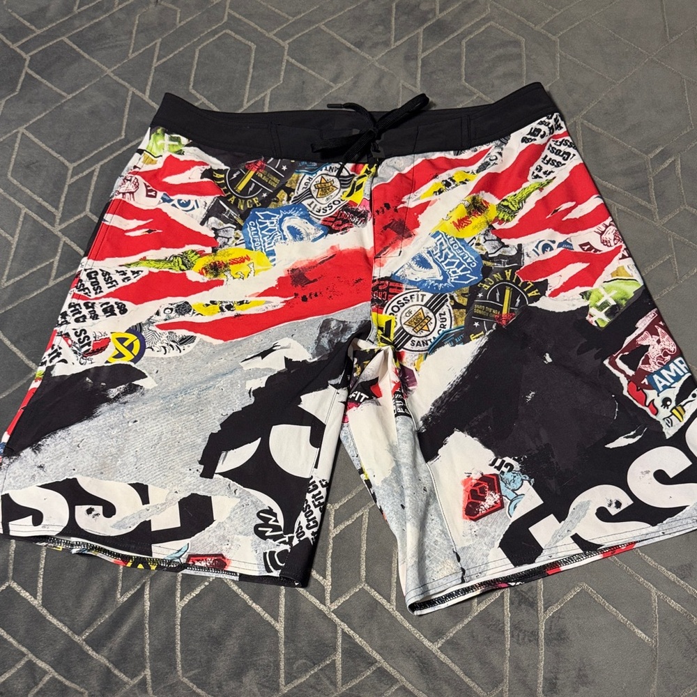 Reebok CrossFit Red and Black Graphic Men's Board Shorts Size 33